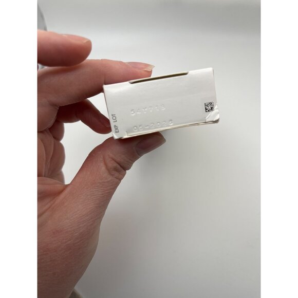 La Roche-Posay Anthelios Tinted Mineral Light Fluid SPF 50 - Picture 6 of 6